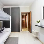 شقة New Bright And Central With 2 Bedrooms *