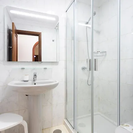 New Bright And Central With 2 Bedrooms Apartment